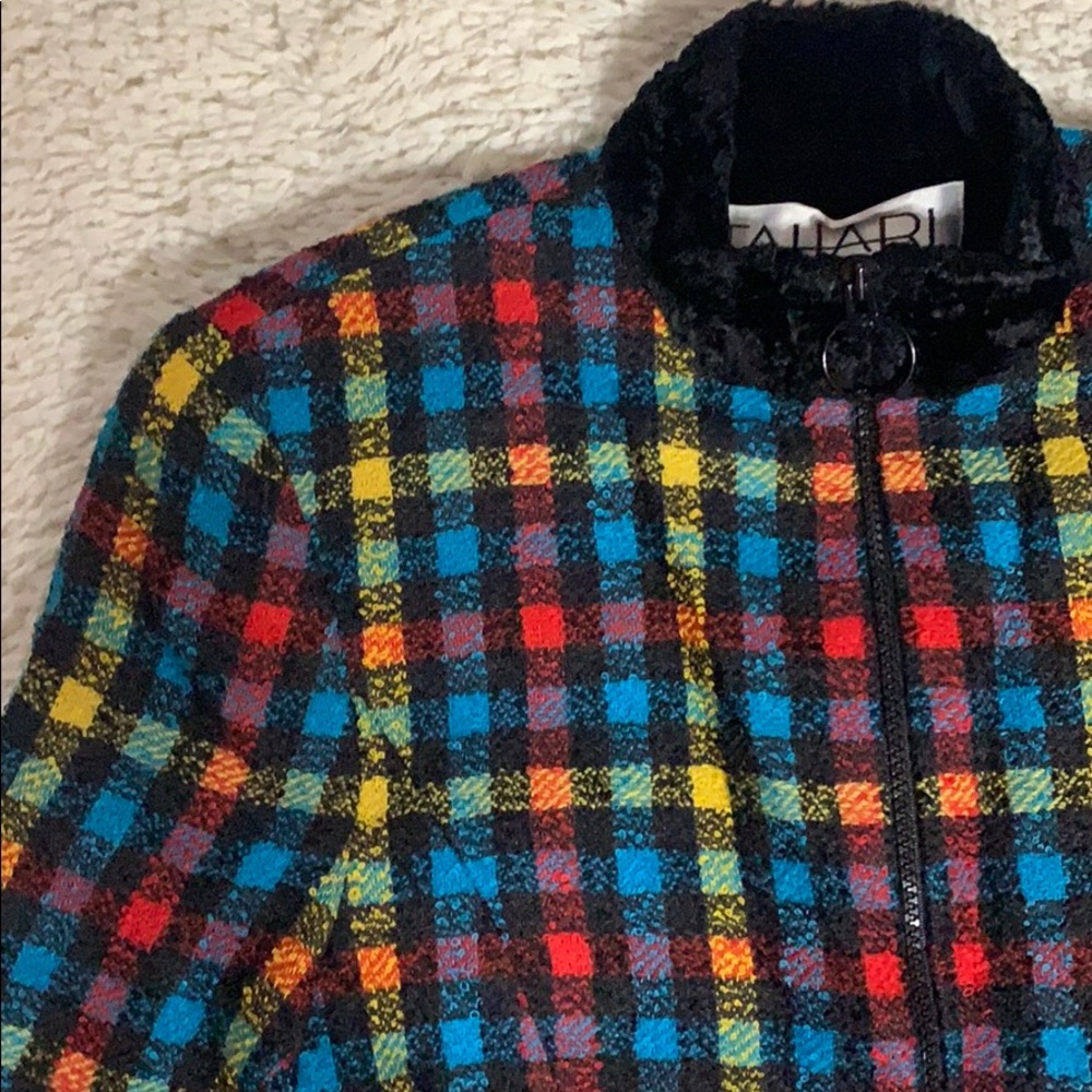 VINTAGE 80s 90s TAHARI Cropped Multicolored Checkered Blazer - Picture 3 of 3